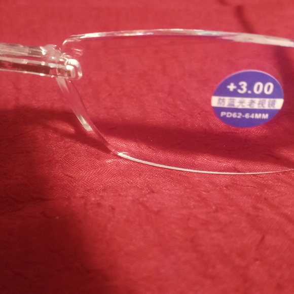 Blue light blocker reading glasses +3.00 lightweight comfort fit flex ear piece. - Picture 2 of 4